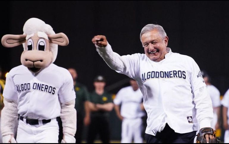 Andrés Manuel López Obrador en el Estadio 