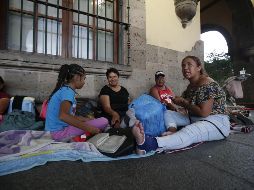 Olga (derecha) enfrentó su temor y regresó a Jalisco gracias a su fe en “La Generala”. EL INFORMADOR/F. Atilano