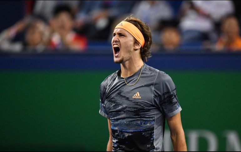 Zverev, quien eliminó a Roger Federer en cuartos de final, va por su segundo título del año. AFP / H. Retamal