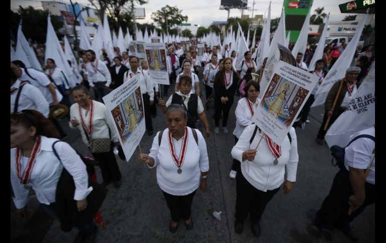 Miles  de danzantes, la guardia de la Virgen y los ciudadanos han llenado de color las calles para celebrar la Romería de este año. EL INFORMADOR/ F. Atilano