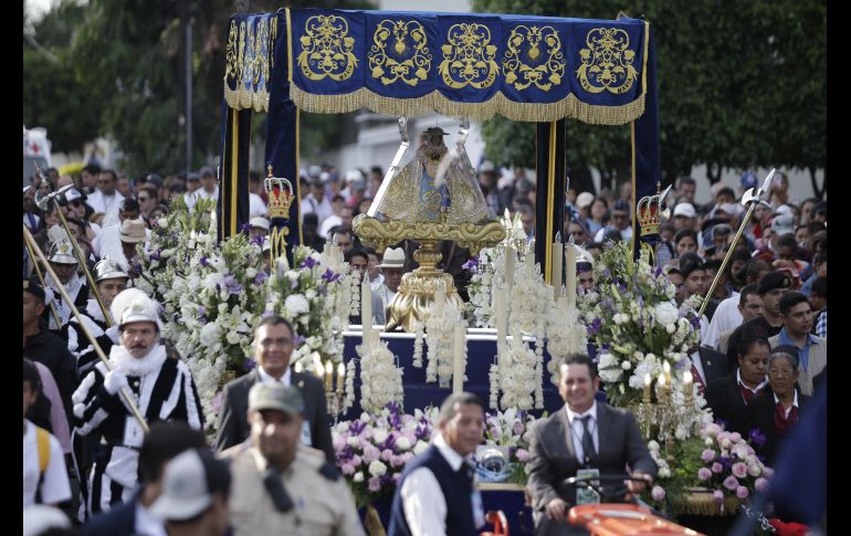 Miles de danzantes, la guardia de la Virgen y los ciudadanos han llenado de color las calles para celebrar la Romería de este año. EL INFORMADOR/ F. Atilano