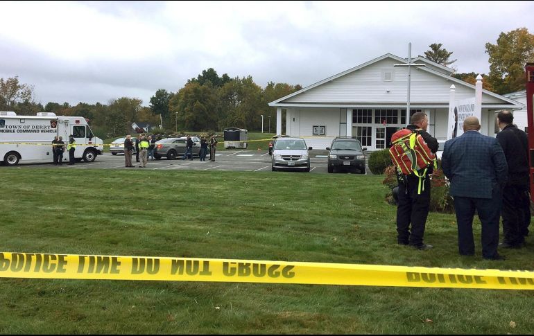 A lugar de los hechos llegaron ambulancias y policías estatales y locales, además se acordó la zona, según reportes de la cadena de televisión estadounidense NBC News. AP / S. Lopez