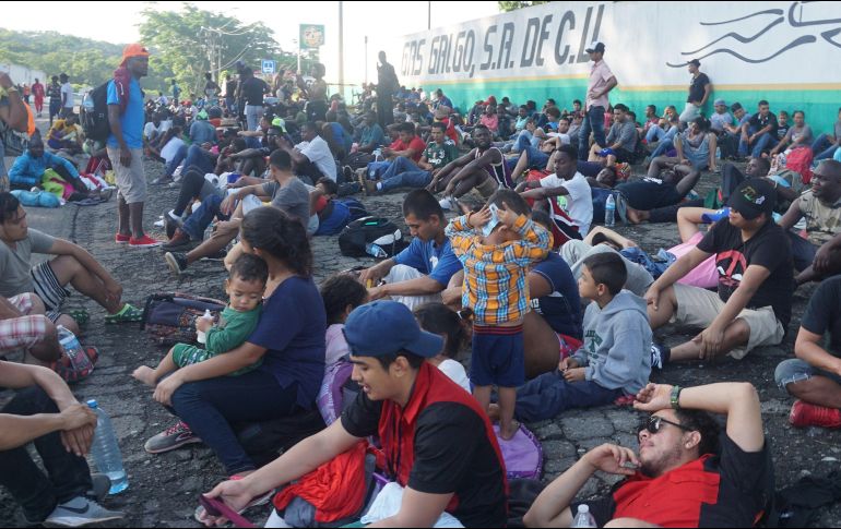 Los migrantes que huyen de sus países por violencia avanzan con temor e incertidumbre, pero con la esperanza de encontrar una vida mejor en otro estado o país. EFE/J. Blanco