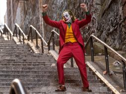 La música que acompaña la escena de las escaleras es polémica. ESPECIAL/WARNER BROS.