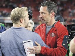 Kyle Shanahan (der.) y Sean McVay (izq.) han revolucionado a sus respectivos equipos, que se disputan la supremacía de la NFC Oeste. AFP