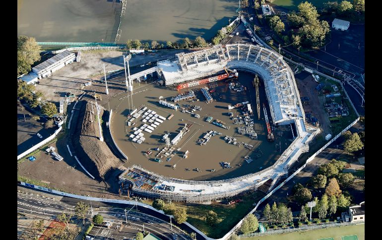 Las afectaciones en un estadio de beisbol en Kawasaki.