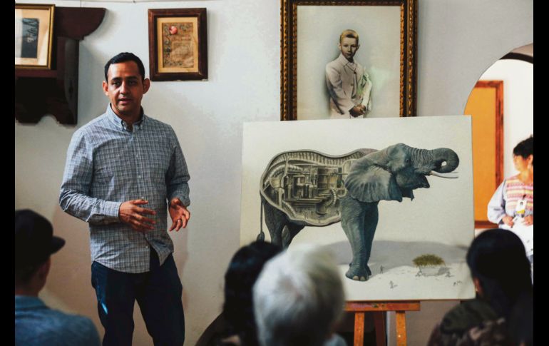 Ricardo Solís charló sobre sus técnicas surrealistas e hiperrealistas. EL INFORMADOR / G. Gallo