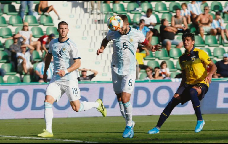 Germán Pezzella sumó a la gorda cuenta del marcador. EFE