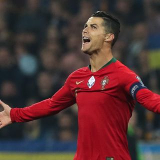 Cristiano Ronaldo agranda su leyenda al marcar su gol número 700