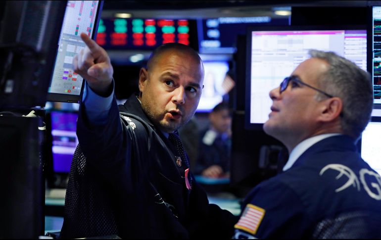 El promedio industrial Dow Jones cayó 29 unidades, o 0.1%, hasta los 26 mil 787 puntos este lunes. AP/R. Drew