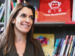 Gracias a su empresa Little Bookmates es posible rentar libros a domicilio. EFE