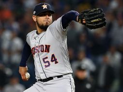 Roberto Osuna lanzó la novena entrada sin recibir daño, para conseguir el salvamento. AFP/M. Stobe