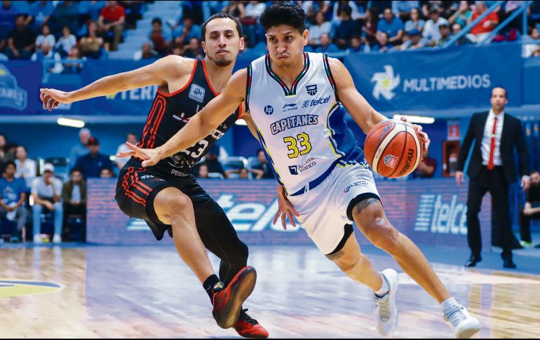 En redes sociales, la quinteta jalisciense agradeció a su ahora ex jugador (izquierda). IMAGO7