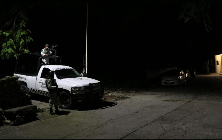 En la comunidad de Parácuaro se registra otro enfrentamiento entre policías federales y municipales con individuos armados, en donde uno de sus integrantes muere y dos más resultan heridos. EFE / F. Meza