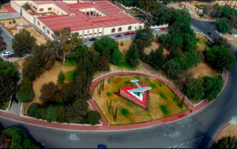 Un tribunal federal ordenó revocar la última suspensión que mantenía frenada la construcción del aeropuerto en la Base Aérea Militar de Santa Lucía. AFP / ARCHIVO