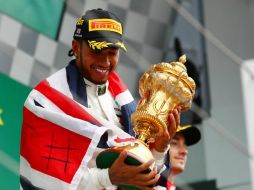 El mensaje del británico fue rápidamente criticado por los usuarios, quienes le recordaron lo que contaminan los coches de carrera que él conduce y el deporte del motor en general. TWITTER / @LewisHamilton