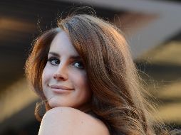 Hace un par de años surgieron rumores acerca de una colaboración entre Lana del Rey y Bad Bunny. AFP / ARCHIVO