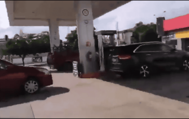 De acuerdo con el gabinete de seguridad, Ejército y Marina atienden la situación que lleva más de media hora. TWITTER / @PerezDiazMX