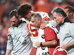 Patrick Mahomes (#15) abandonó el encuentro por una lesión que, aparentemente, es de gravedad. AFP