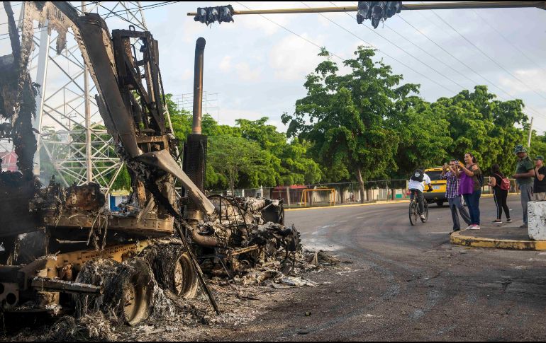 El Consejo de Cámaras Industriales de Jalisco lamenta los hechos de violencia que se registraron ayer en Culiacán, Sinaloa, mientras que el Centro Empresarial de Jalisco (Coparmex) pide combatir a la delincuencia. AP/ A. Zurita