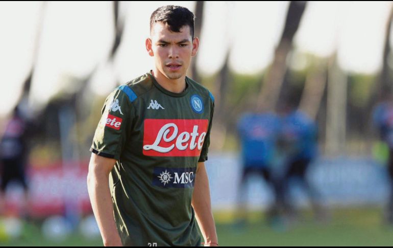 Se espera que el atacante azteca reaparezca hasta la próxima semana en la Champions League. TWITTER/@sscnapoli