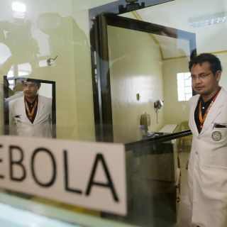 Europa recomienda aprobar primera vacuna contra ébola