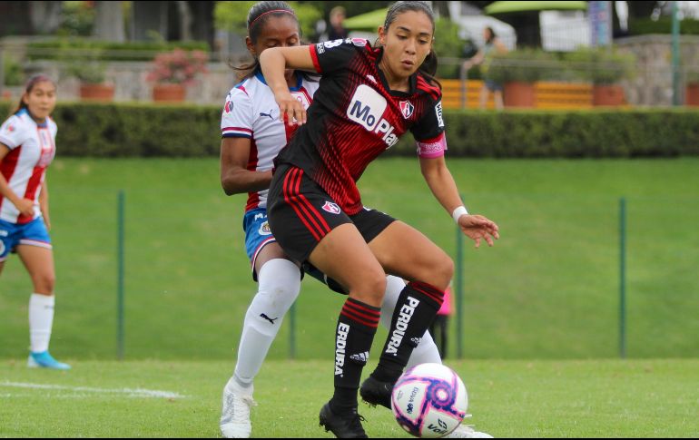 Bien jugado y con muchas emociones en ambas áreas, el Guadalajara salió bien librado de un encuentro donde la escuadra rojinegra tuvo tres postes y perdonó en varias ocasiones. IMAGO7