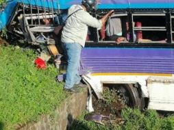 Según imágenes publicadas en las redes sociales, varios pasajeros quedaron prensados entre los asientos y la chatarra. TWITTER/@LaTrincheraNic