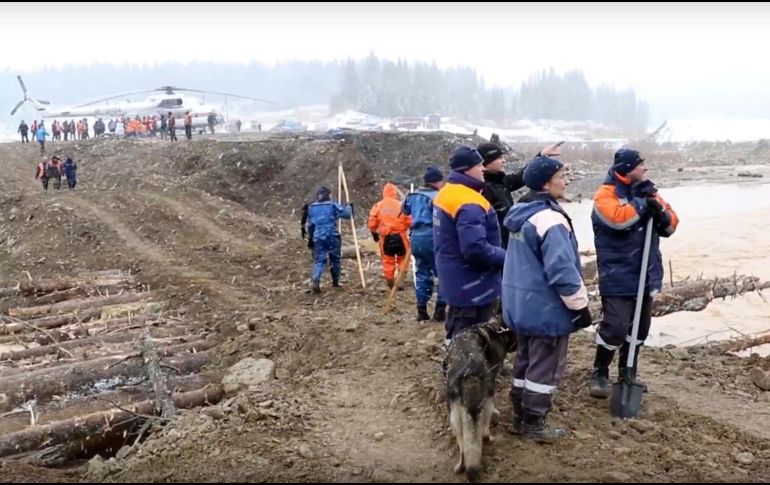 El accidente, ocurrido en medio de fuertes lluvias, se registró a las 06:00 horas locales cerca de la aldea Shchetinkino. AP/CORTESÍA