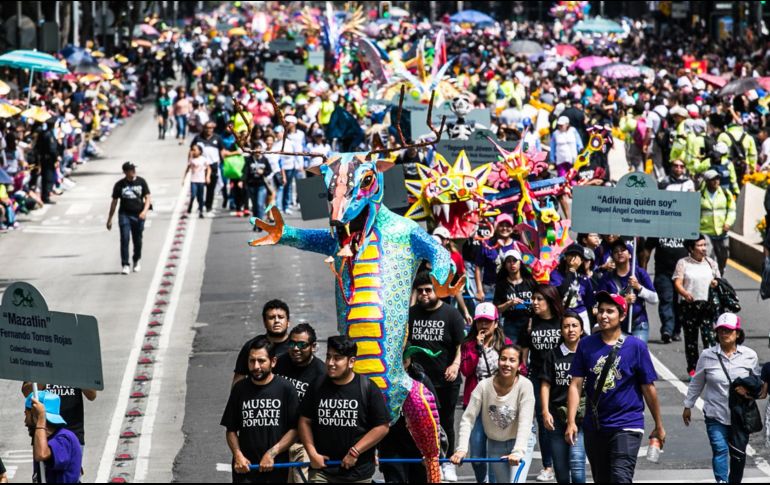 Este desfile representa de manera oficial el inicio de las festividades que la Ciudad de México desarrollará con motivo del Día de Muertos. SUN/G. Espinosa