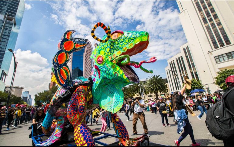Este desfile representa de manera oficial el inicio de las festividades que la Ciudad de México desarrollará con motivo del Día de Muertos. SUN/G. Espinosa