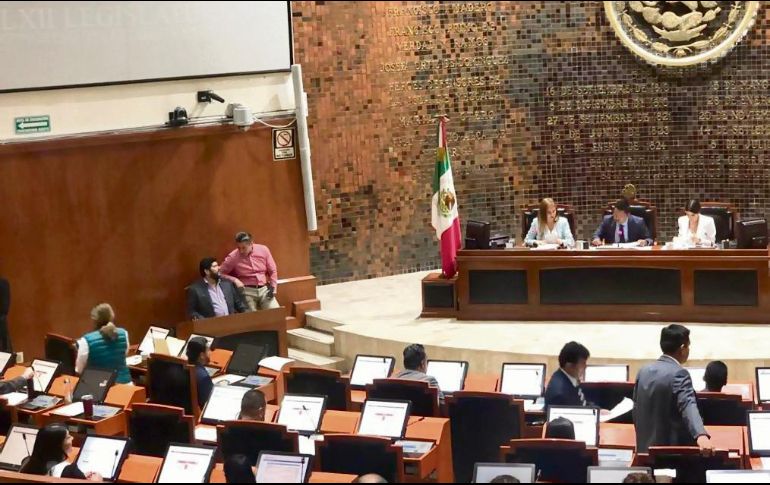 Pagos en carnes frías, arreglos florales y boletos de avión, entre los gastos de los legisladores de Jalisco. EL INFORMADOR / R. Rivas