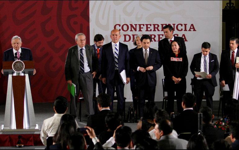 El Presidente también destacó que para llevar a cabo el plan invertirán 34 mil 254 millones de pesos para infraestructura así como el reclutamiento de médicos. NTX / G. Granados