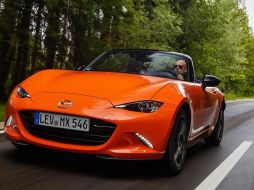 Mazda lanza el MX-5 de 30 aniversario, pero hay un detalle... ¿Quién da más?