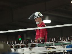 Dentro de los principales subsectores manufactureros, los de mayor crecimiento absoluto anual en producción son la industria de las bebidas y del tabaco. EL INFORMADOR/Archivo