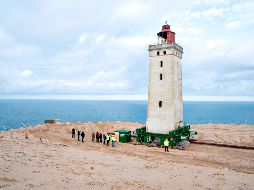 Trasladan faro danés para evitar que sea tragado por el mar