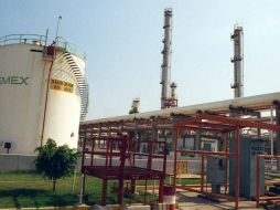 El contrato obtenido asciende a dos mil 418.1 millones de pesos, mas 191 millones 709.9 mil de dólares. NTX/ARCHIVO