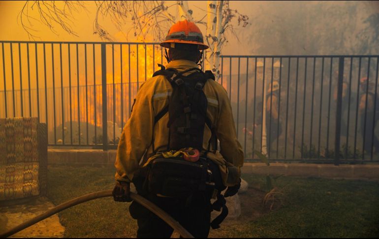 El estigma en torno a la salud mental dentro de las profesiones que priorizan la valentía y la dureza impiden a los socorristas acceder a los servicios de salud mental, menciona un estudio del Journal of Emergency Medical Services. EFE / ARCHIVO