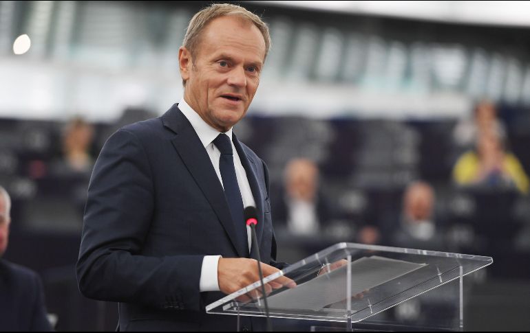 Donald Tusk habla durante un debate sobre los resultados de la cumbre de la UE de octubre en el Parlamento Europeo, en Estrasburgo. AFP/F. Florin