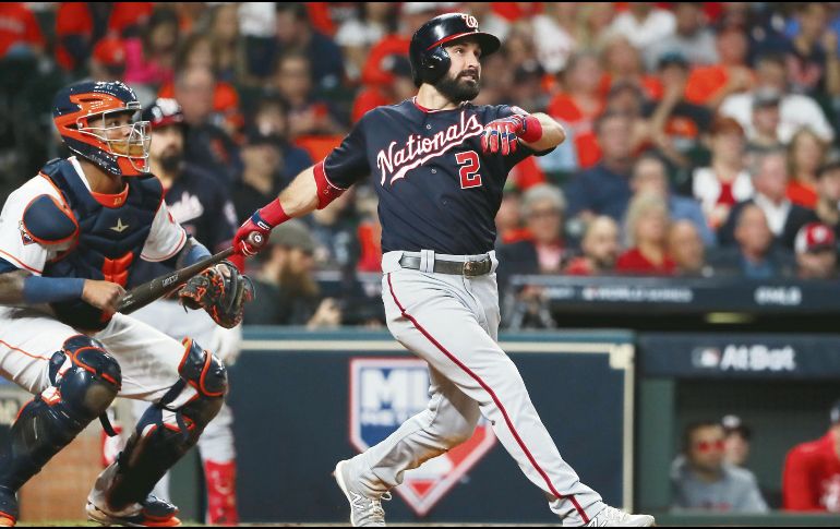 Adam Eaton, de los Nacionales, conectó jonrón productor de dos carreras en el octavo rollo. AFP