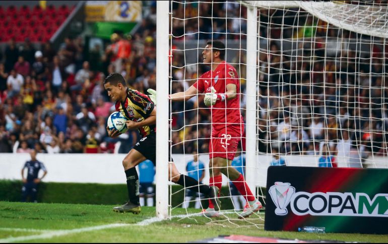 Los universitarios se acercaron al final, pero cargaron con la derrota. EL INFORMADOR / F. Atilano