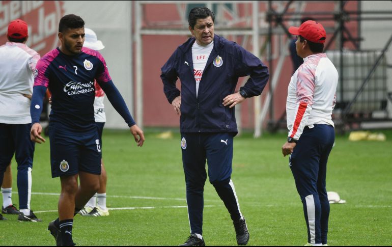 Chivas busca salir del sótano, mientras que el “Flaco” busca ganar puntos para seguir como DT de los rojiblancos. IMAGO7