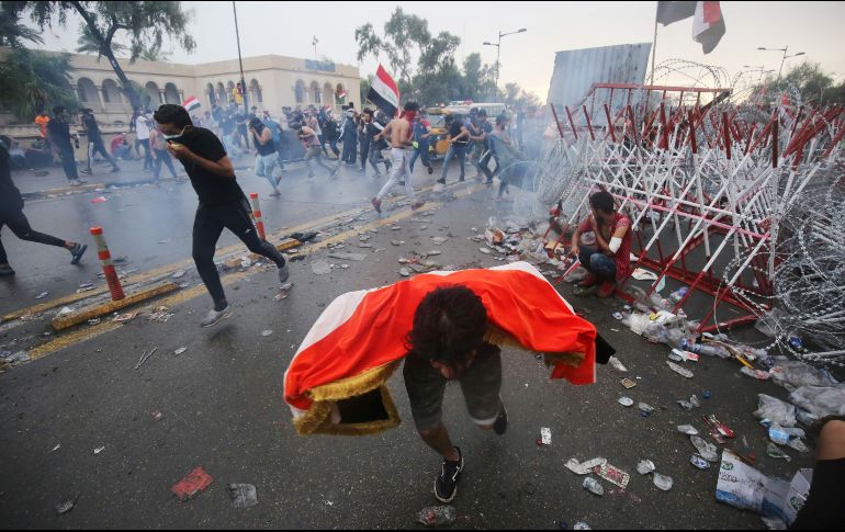 Los enfrentamientos comenzaron a primera hora de la mañana tras la reanudación de las movilizaciones luego de un paro de tres semanas. AFP