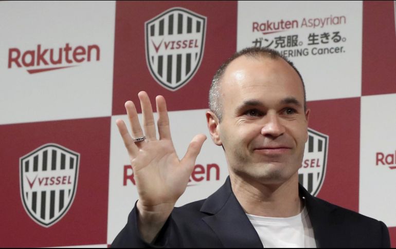 Andrés Iniesta aseguró estar feliz en su actual equipo, el Vissel Kobe de Japón. AP / ARCHIVO