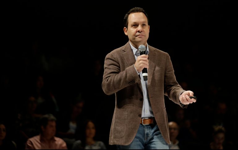 Durante su informe de actividades Clemente Castañeda destaca que fueron presentadas varias iniciativas que benefician a Jalisco y a México. EL INFORMADOR / F. Atilano