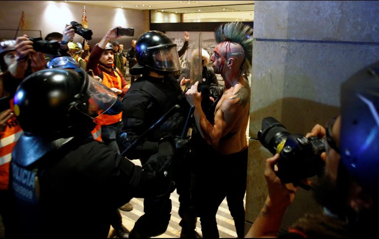Esta es la primera gran manifestación en Barcelona desde los disturbios de la semana pasada. EFE/Q. García