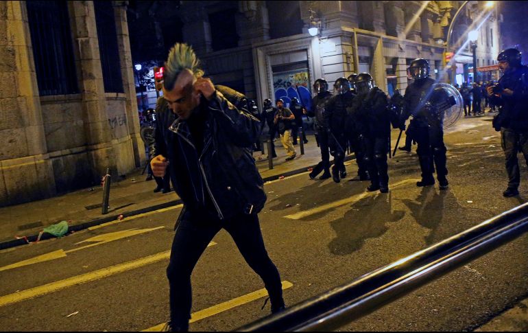 Esta es la primera gran manifestación en Barcelona desde los disturbios de la semana pasada. EFE/Q. García