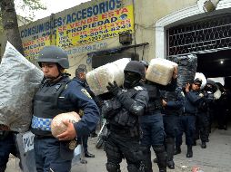 Peritos expertos en antropología, criminalística, fotografía, genética y medicina realizan las indagatorias pertinentes sobre los restos óseos. EFE/ARCHIVO