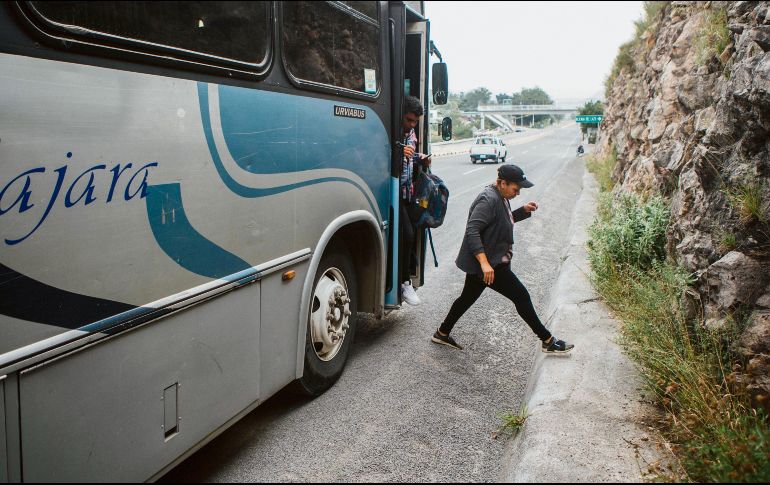 Este medio de comunicación observó cómo las unidades dejaron a los usuarios en espacios que no son seguros para ellos. EL INFORMADOR / G. Gallo