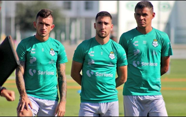 Ahora el equipo de Coahuila buscara defender su invicto en casa ante los Gallos que se presentaran como la segunda mejor defensiva del certamen. TWITTER / @ClubSantos